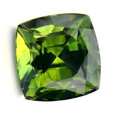 nano medium peridot cushion